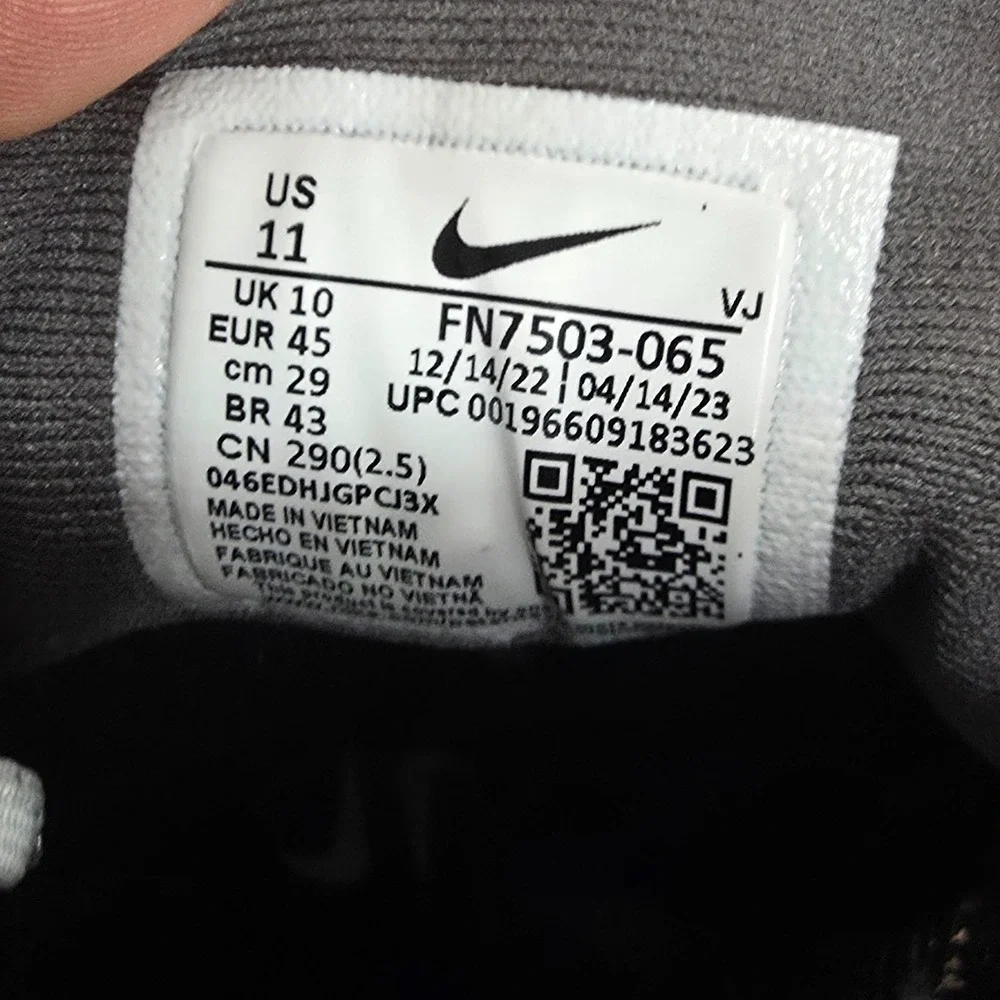 Nike ZoomX Invincible 3 Running Shoes Mens 11 Gray Sneakers Trainers FN7503-065